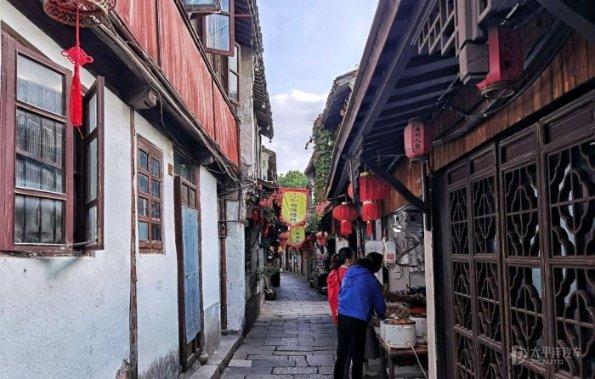 两会会客厅|朱军:建议“红岩精神”进教材 汇聚各界力量构建育人体系